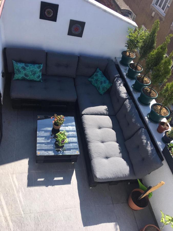 Apartamento Duplex With Terrace In Center,5Mn Walk To Istiklal Estambul Exterior foto