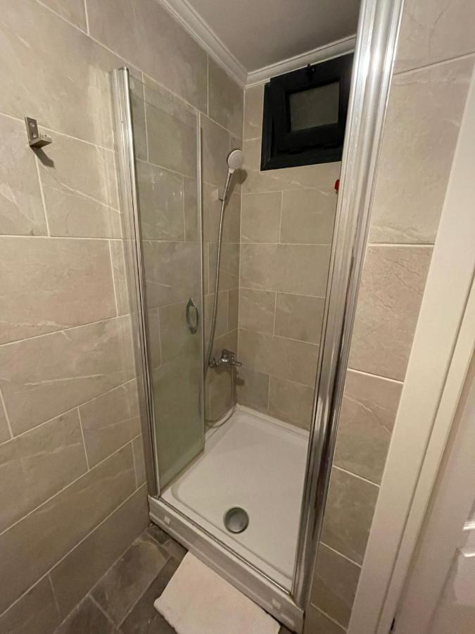 Apartamento Duplex With Terrace In Center,5Mn Walk To Istiklal Estambul Exterior foto