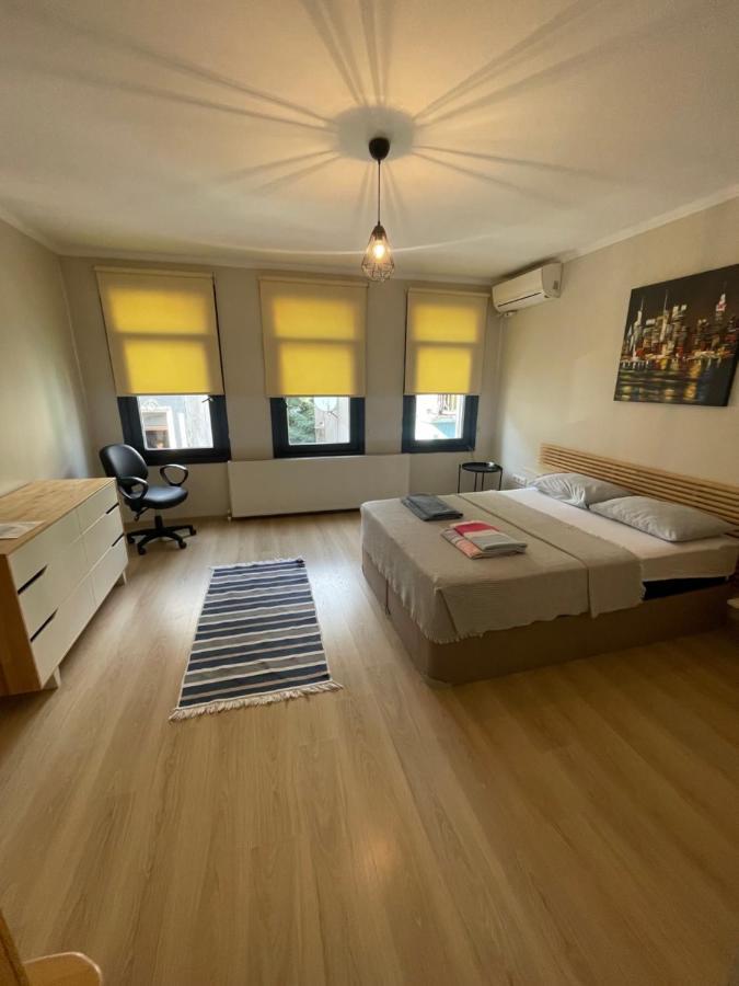 Apartamento Duplex With Terrace In Center,5Mn Walk To Istiklal Estambul Exterior foto